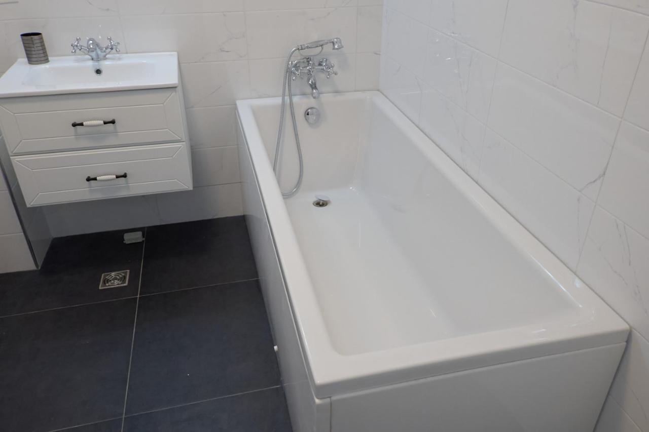 City Center Accomodation - 101 ريشيتسا المظهر الخارجي الصورة